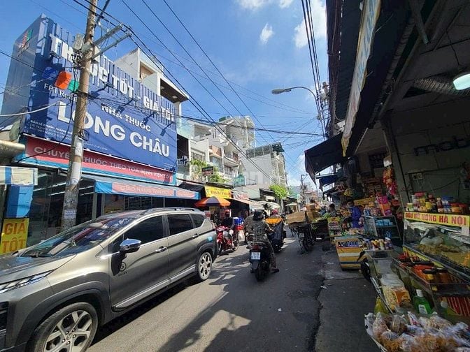 Chính chủ bán nhà 144m2 mt kinh doanh đg Xóm Chiếu, Quận 4, HCM. 