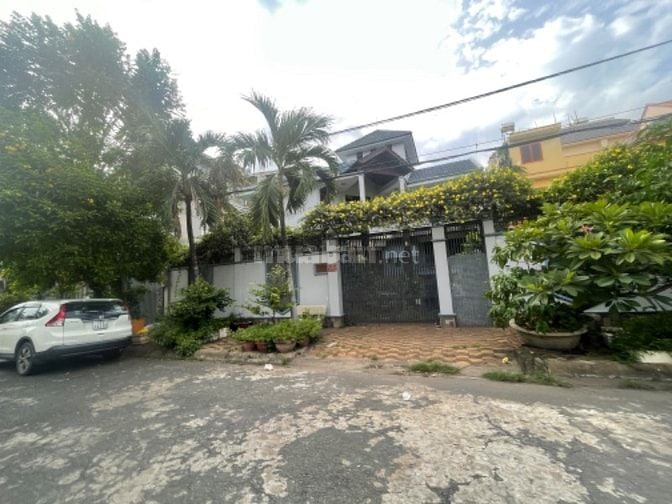 Biệt Thự MTNB khu Tên Lữa dt 12x20m nhà 2 tấm giá 28.5 tỷ TL