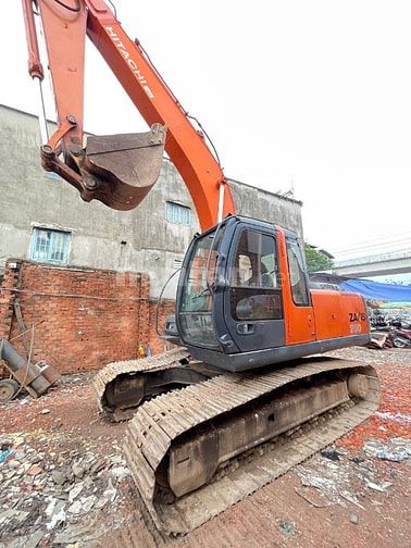 Thanh lý máy đào bánh xích Hitachi ZX200-1