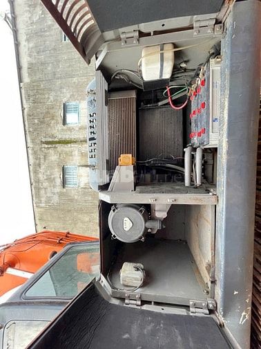 Thanh lý máy đào bánh xích Hitachi ZX200-1