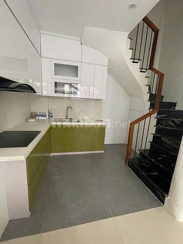 Nhà Đẹp Lô góc Hoàng Hoa Thám, DT 32m2 6 tầng MT 3.8m, Giá 7.69 tỷ