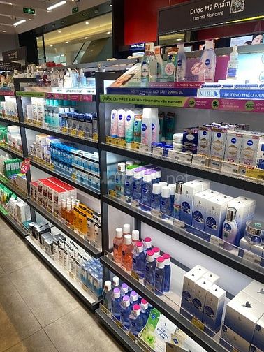 Tuyển nhân viên làm việc tại cửa hàng