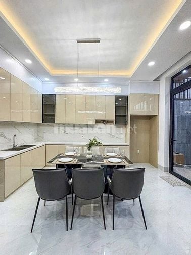 Nhà Đẹp Hoàng Sa, Quận 3 dt 64m2 / 3ty550. Sổ sẵn sang tên ngay