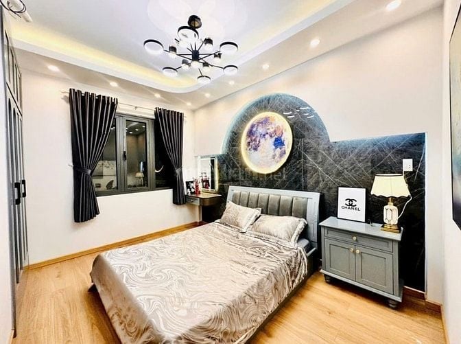 Lý Thường Kiệt Ngang 4m,5Tầng,5PN,Kinh Doanh Tốt,cạnh Chung Cư ,Trường