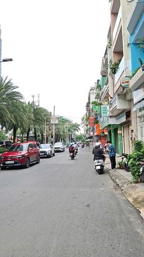 Lý Thường Kiệt Ngang 4m,5Tầng,5PN,Kinh Doanh Tốt,cạnh Chung Cư ,Trường