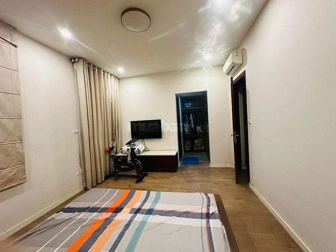 Biệt thự S 153m2, 9m mặt tiền, vỉa hè 2 bên, đối diện công viên, đẹp
