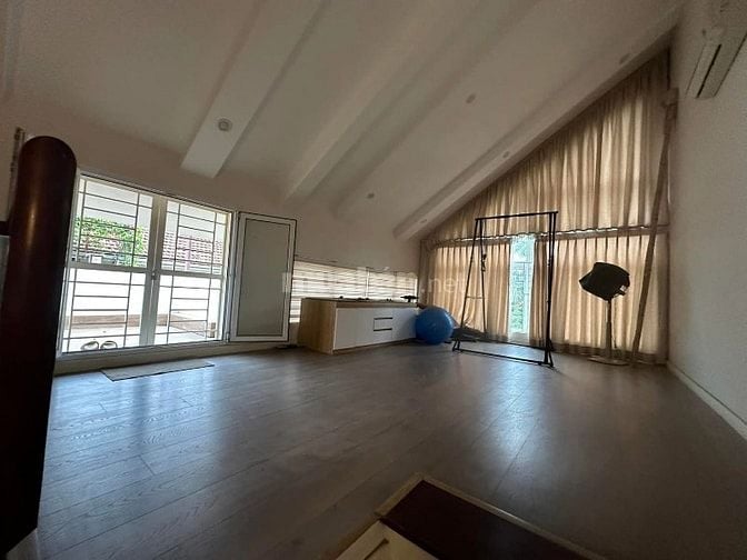 Biệt thự S 153m2, 9m mặt tiền, vỉa hè 2 bên, đối diện công viên, đẹp