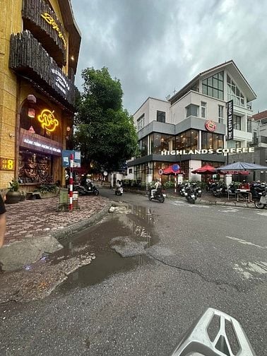 Biệt thự S 153m2, 9m mặt tiền, vỉa hè 2 bên, đối diện công viên, đẹp