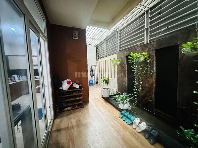 Biệt thự S 153m2, 9m mặt tiền, vỉa hè 2 bên, đối diện công viên, đẹp