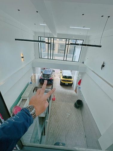 Tòa VP Phú Nhuận (Hầm + 4 lầu), 112 m², gần sân bay, giá 35 tỷ TL