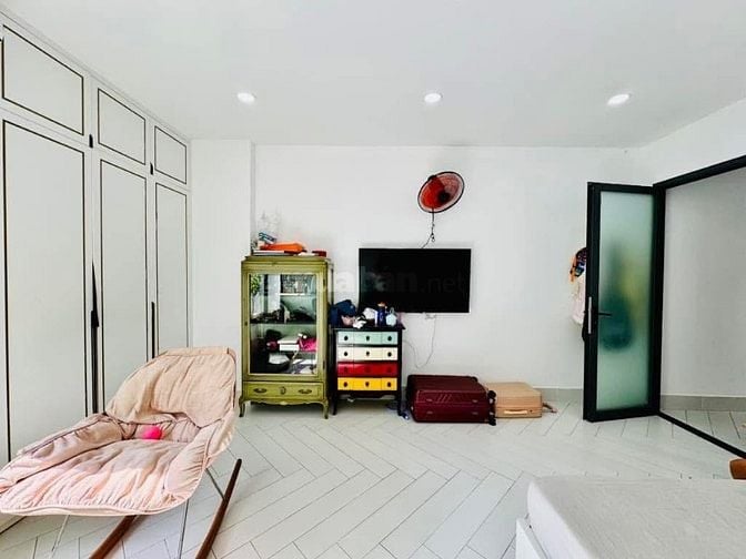 Đi nước ngoài bán gấp nhà Quốc Hương, Thảo Điền, Q2. Giá chỉ 2,42Tỷ
