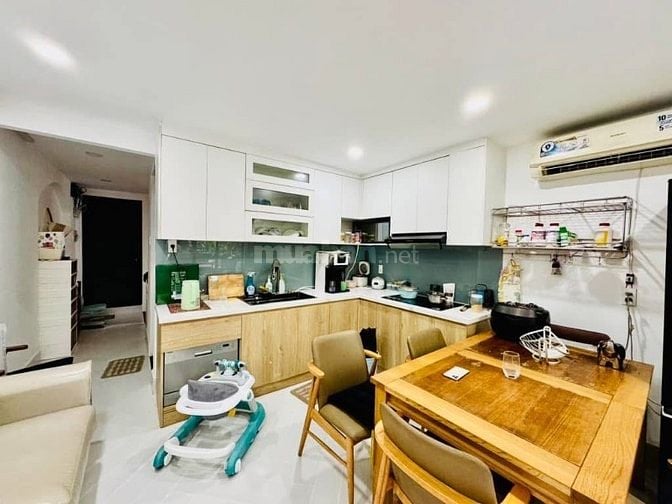 Đi nước ngoài bán gấp nhà Quốc Hương, Thảo Điền, Q2. Giá chỉ 2,42Tỷ