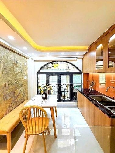 Bán nhà 2 Lầu Nguyễn Thiện Thuật, P2, Q3 giá 3tỷ590-4PN-56m2  