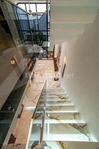 Siêu phẩm 4 Lầu THANG MÁY tuyệt đẹp CAO CẤP hẻm xe hơi Nguyễn Văn Khối