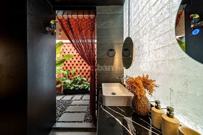 Siêu phẩm 4 Lầu THANG MÁY tuyệt đẹp CAO CẤP hẻm xe hơi Nguyễn Văn Khối
