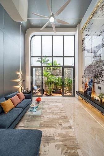 Siêu phẩm 4 Lầu THANG MÁY tuyệt đẹp CAO CẤP hẻm xe hơi Nguyễn Văn Khối