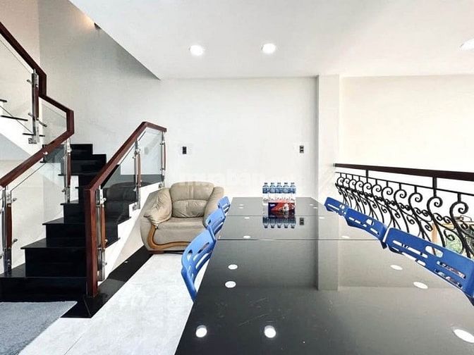 Kẹt tiền bán nhà Nguyễn Tri Phương, Phường 4, Quận 10, Giá 3 tỷ 200