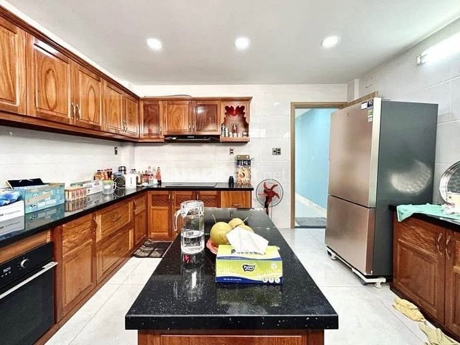 Kẹt tiền bán nhà Nguyễn Tri Phương, Phường 4, Quận 10, Giá 3 tỷ 200
