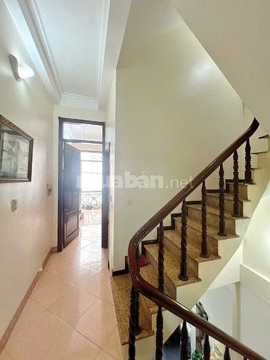 Bán nhà địa chỉ 8 ngõ 91, Nguyễn Phúc Lai, gần hồ Hoàng Cầu chính chủ
