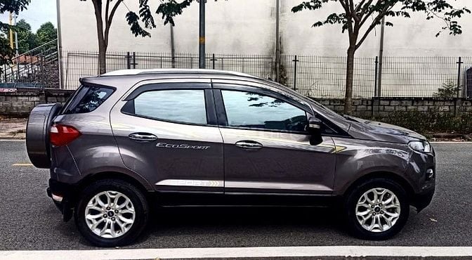Bán rẻ FORD ECOSPORT TITANIUM 2015 Zin độ full options rất đẹp!