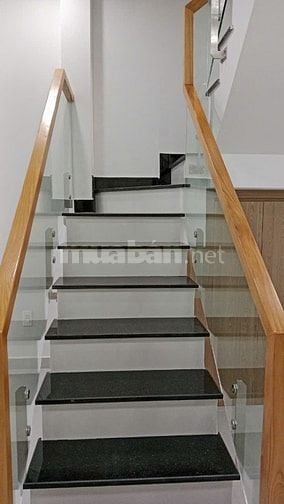 Bán nhà đường Phạm Văn Bạch, p 15, quận Tân Bình