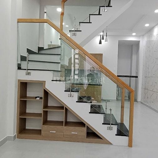 Bán nhà đường Phạm Văn Bạch, p 15, quận Tân Bình