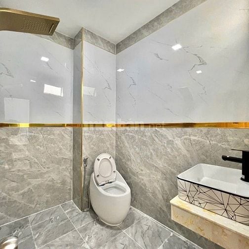 Nhà Gần Ngay CV Lê Văn Tám. Bán Nhà Hai Bà Trưng 60m2/2ty650. Sổ sẵn