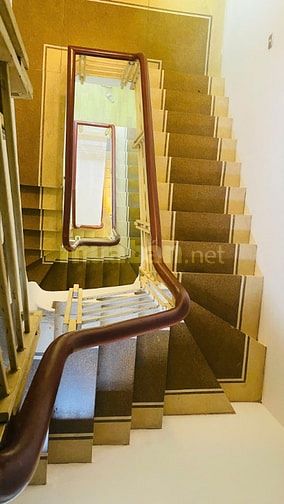 Bán nhà mặt phố Hoàng Ngân, 24,5 tỷ, 70m2, tiện ích bao quanh nhà.