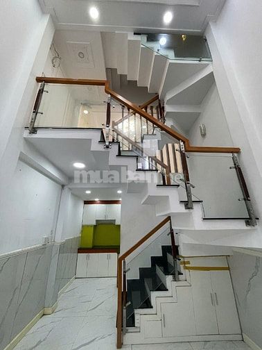 Nhà đúc 4 tấm, hẻm xe hơi đường Ao Đôi