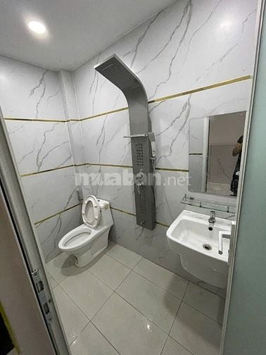 Nhà đúc 4 tấm, hẻm xe hơi đường Ao Đôi