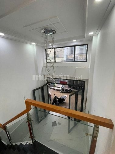 Nhà đúc 4 tấm, hẻm xe hơi đường Ao Đôi