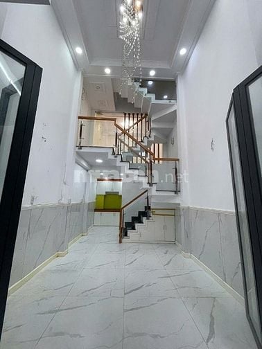 Nhà đúc 4 tấm, hẻm xe hơi đường Ao Đôi