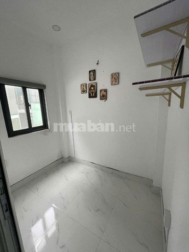 Nhà đúc 4 tấm, hẻm xe hơi đường Ao Đôi