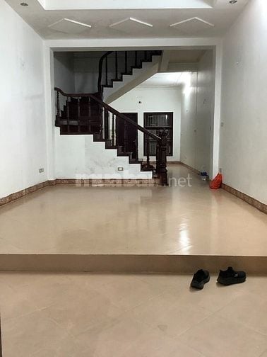 Cho thuê nhà trong ngõ phố Giảng Võ (khu nhà giáp bến xe Kim Mã)