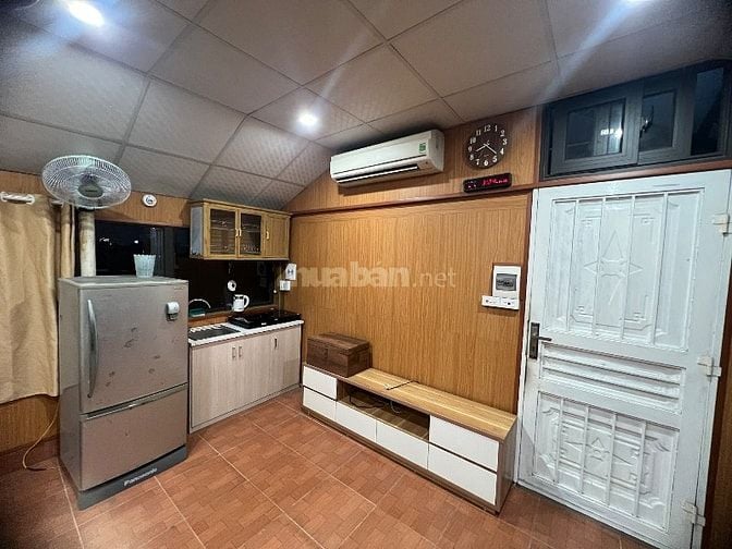 Mình có căn hộ ccmini ở Nguyễn Khánh Toàn Cầu giấy, tầng 4 thang bộ 45