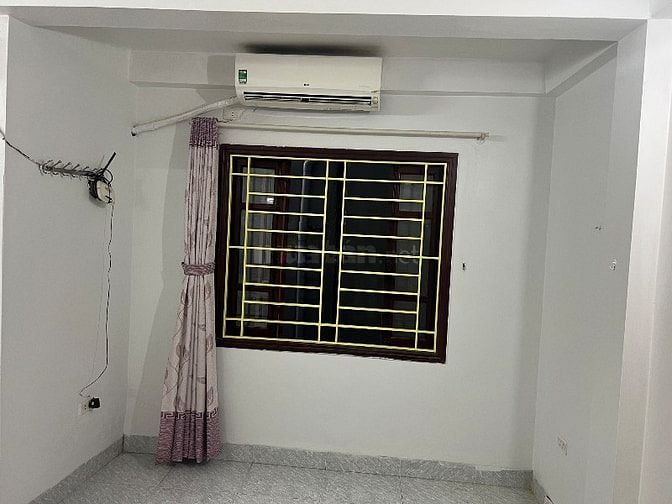 Mình có căn hộ ccmini ở Nguyễn Khánh Toàn Cầu giấy, tầng 4 thang bộ 45