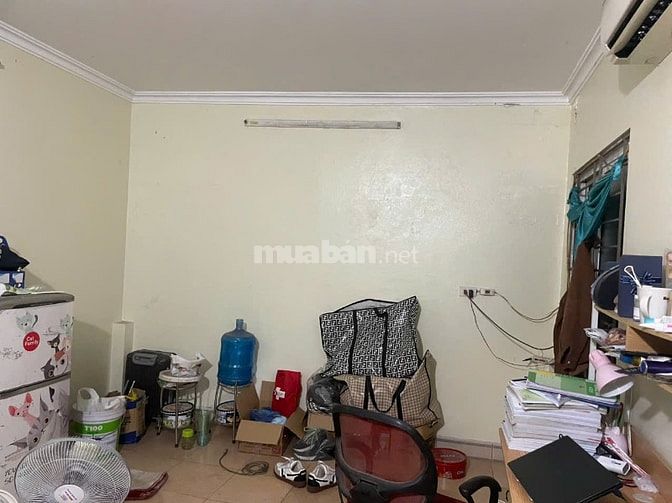 Phòng 20m2 nhà vệ sinh ngoài, gần chợ Phùng Khoang, HN