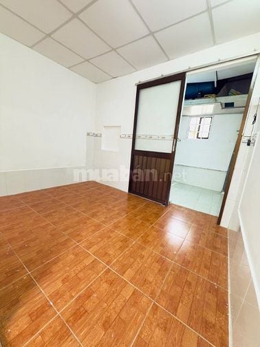 1,98tỷ Nhà nhỏ 2 lầu đúc 2pn sổ hồng hẻm 181 ADL