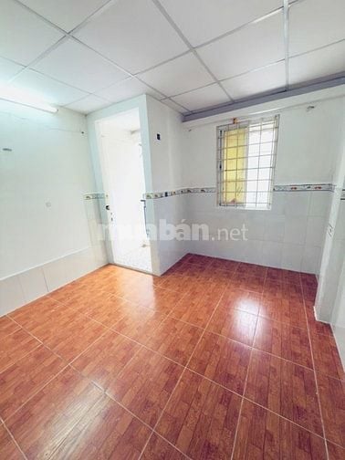 1,98tỷ Nhà nhỏ 2 lầu đúc 2pn sổ hồng hẻm 181 ADL
