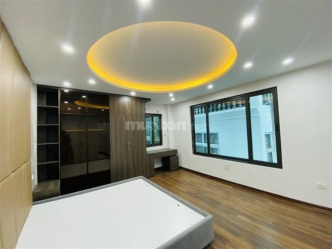 Bán nhà Vương Thừa Vũ 6 Tầng thang máy tiện Kinh Doanh 