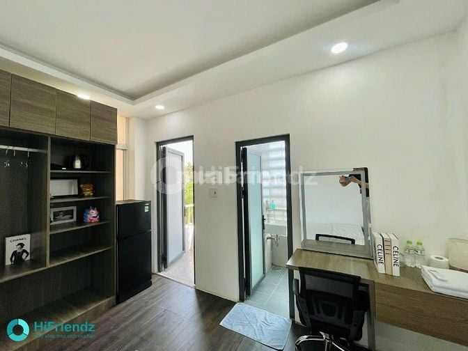 Cho Thuê CHDV Ban Công Mới Đủ Nội Thất, Mặt Tiền Trường Sa