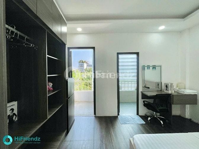 Cho Thuê CHDV Ban Công Mới Đủ Nội Thất, Mặt Tiền Trường Sa