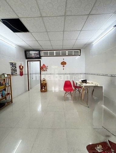 cần bán căn nhà 55m2 cho thuê 4tr/tháng ở Hóc Môn giá 710 triệu