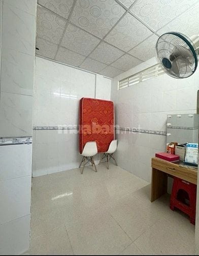 cần bán căn nhà 55m2 cho thuê 4tr/tháng ở Hóc Môn giá 710 triệu