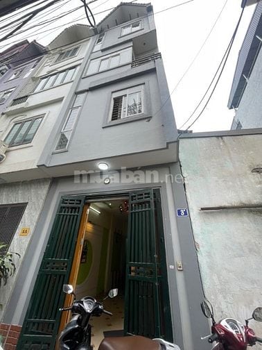 Chính chủ bán nhà 562.28 Lĩnh Nam , ngõ thông ô tô qua nhà 