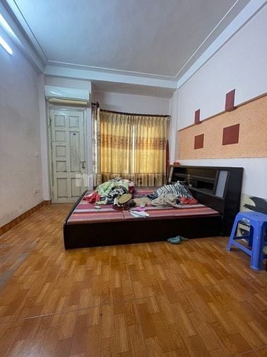 Chính chủ bán nhà 562.28 Lĩnh Nam , ngõ thông ô tô qua nhà 