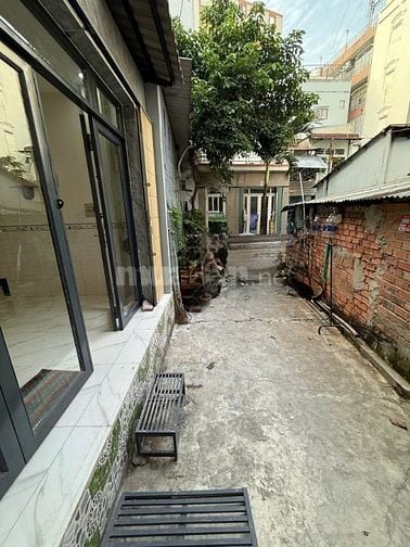 3,72tỷ ba đình P9Q8 8,5 x 3,6 nhà 1 lầu 2pn lớn nhà mới ở liền 