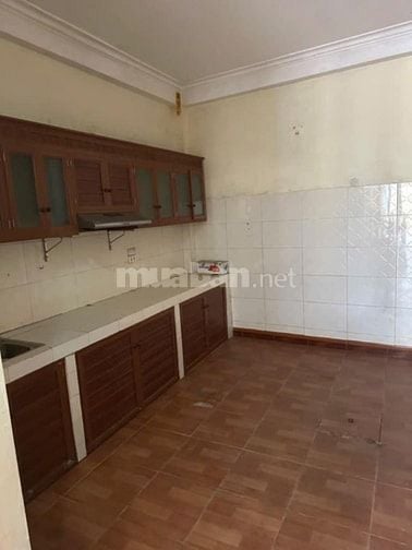 Gần chợ, trường, 500m ra cầu Vĩnh tuy , eon long biên , nhà thoáng