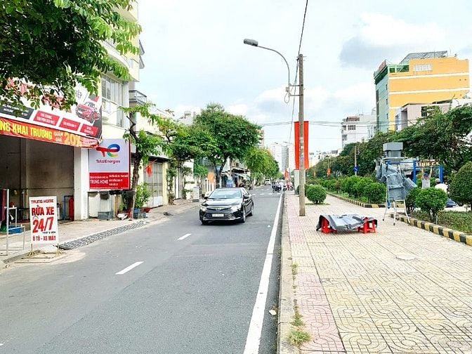 Bán nhà 2MT Hiền Vương, 6x16.5m, cấp 4, góc 2MT Lê Khôi, 18 tỷ