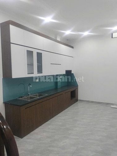 Trung Tâm Thương Mại Thanh Trì - Ô tô đỗ cửa,  - mặt chợ - ngõ thông k